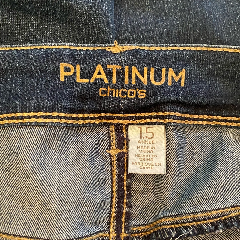 Chico’s Platinum Ankle Blue Jeans- Size 1.5 - Picture 4 of 5